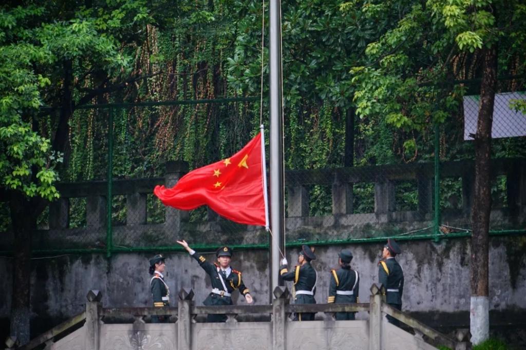 知行合一，方能披荆斩棘——重庆工商大学2021级新生开学典礼隆重举行